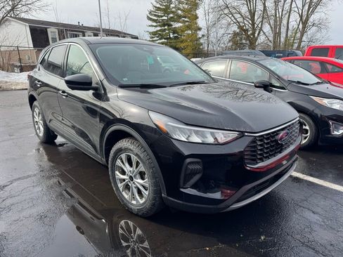 Certified 2023 Ford Escape Active w/ Tech Pack #2 image 1