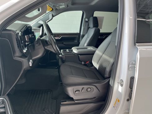 Used 2025 GMC Sierra 1500 SLE image 14