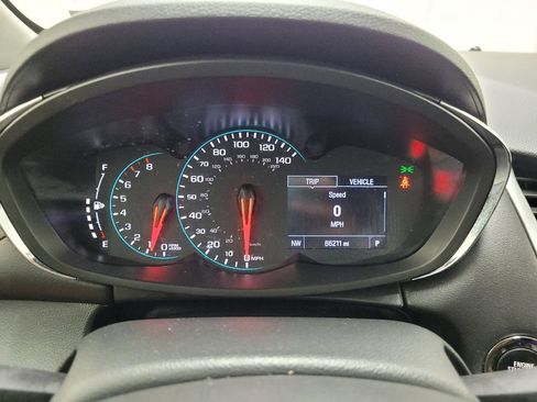 Used 2020 Chevrolet Trax LT w/ LT Convenience Package AWD/4WD image 23