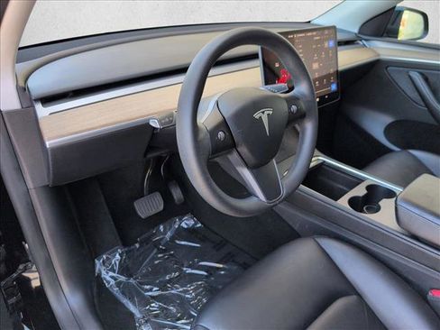 Used 2023 Tesla Model Y Long Range AWD/4WD image 10