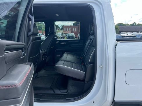 Used 2025 GMC Sierra 2500 AT4X AWD/4WD image 17