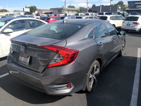 Used 2016 Honda Civic Touring image 4