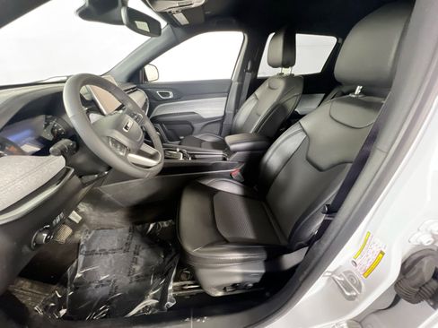 Used 2023 Jeep Compass Latitude w/ Convenience Group image 19