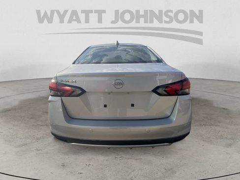 Used 2025 Nissan Versa SV FWD image 8