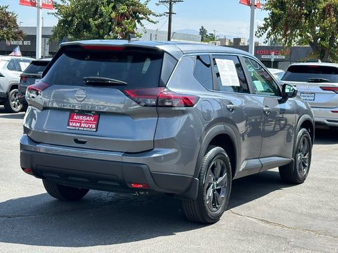 Used 2026 Nissan Rogue SV FWD image 7