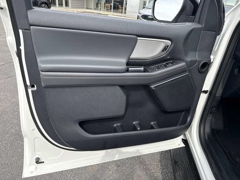 Used 2025 Ford Expedition Active AWD/4WD image 19