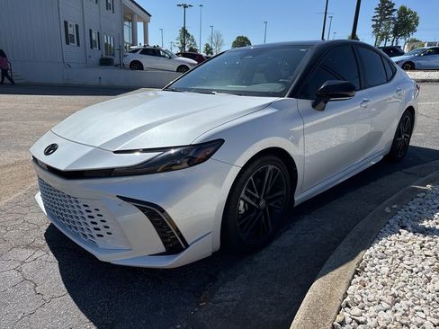 Used 2025 Toyota Camry XSE image 1