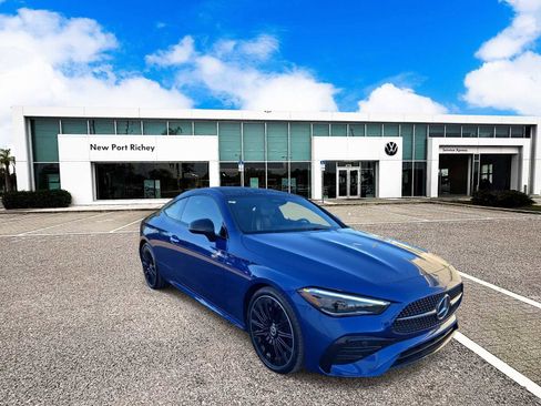 Used 2025 Mercedes-Benz CLE 300 4MATIC Coupe image 2