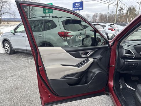 Used 2020 Subaru Forester Premium image 16