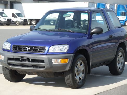 Used 1998 Toyota RAV4 2WD 2-Door image 3