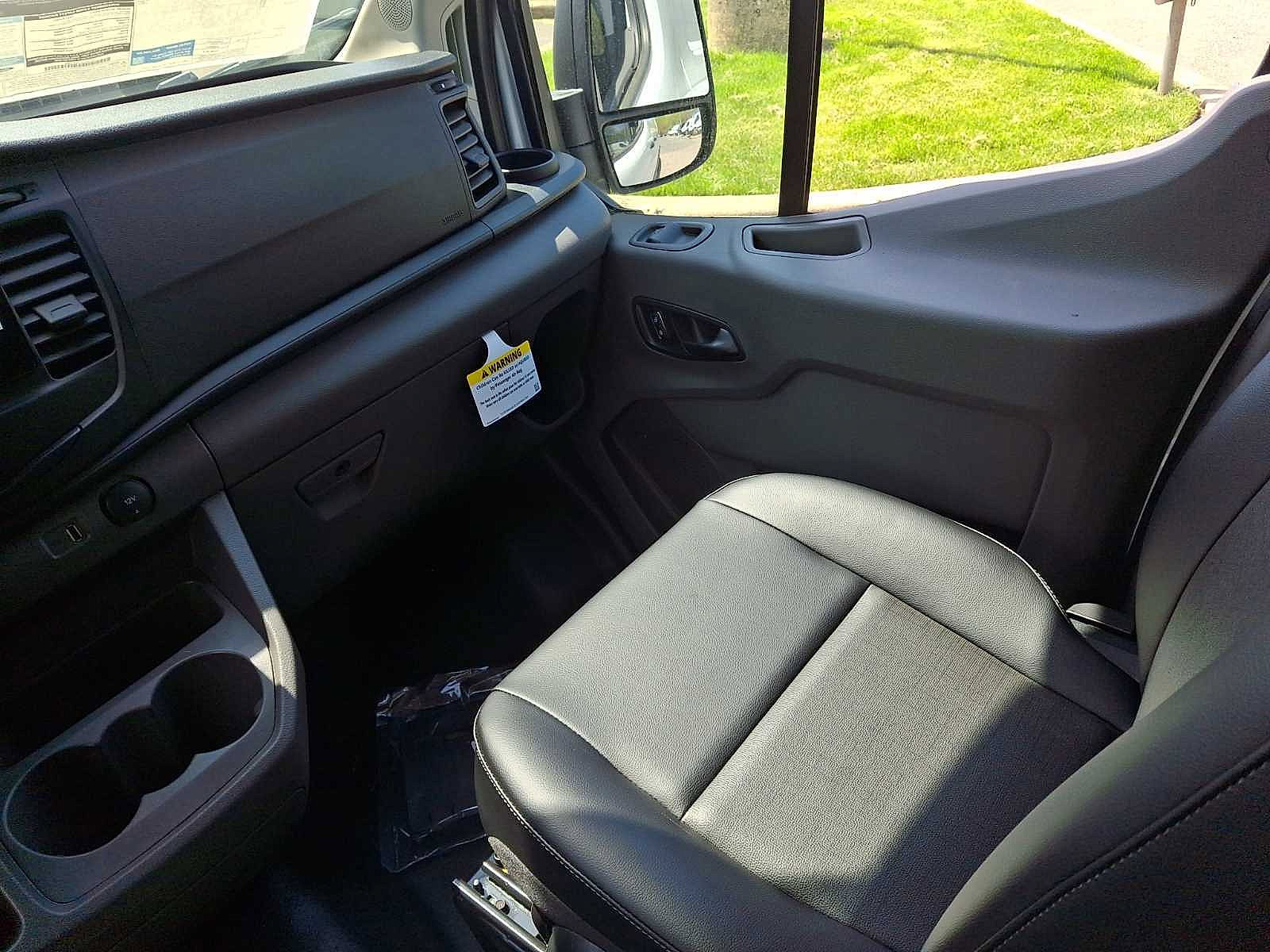 New 2026 Ford Transit 150 Low Roof w/ Load Area Protection Package RWD image 9