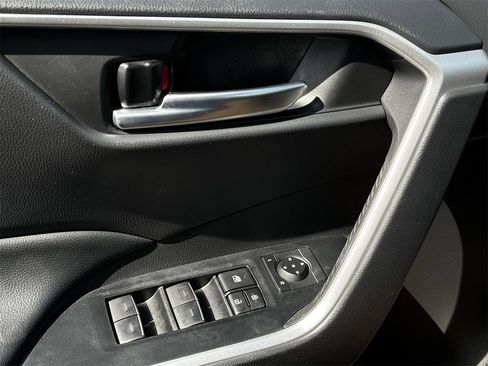 Used 2023 Toyota RAV4 XLE Premium image 21