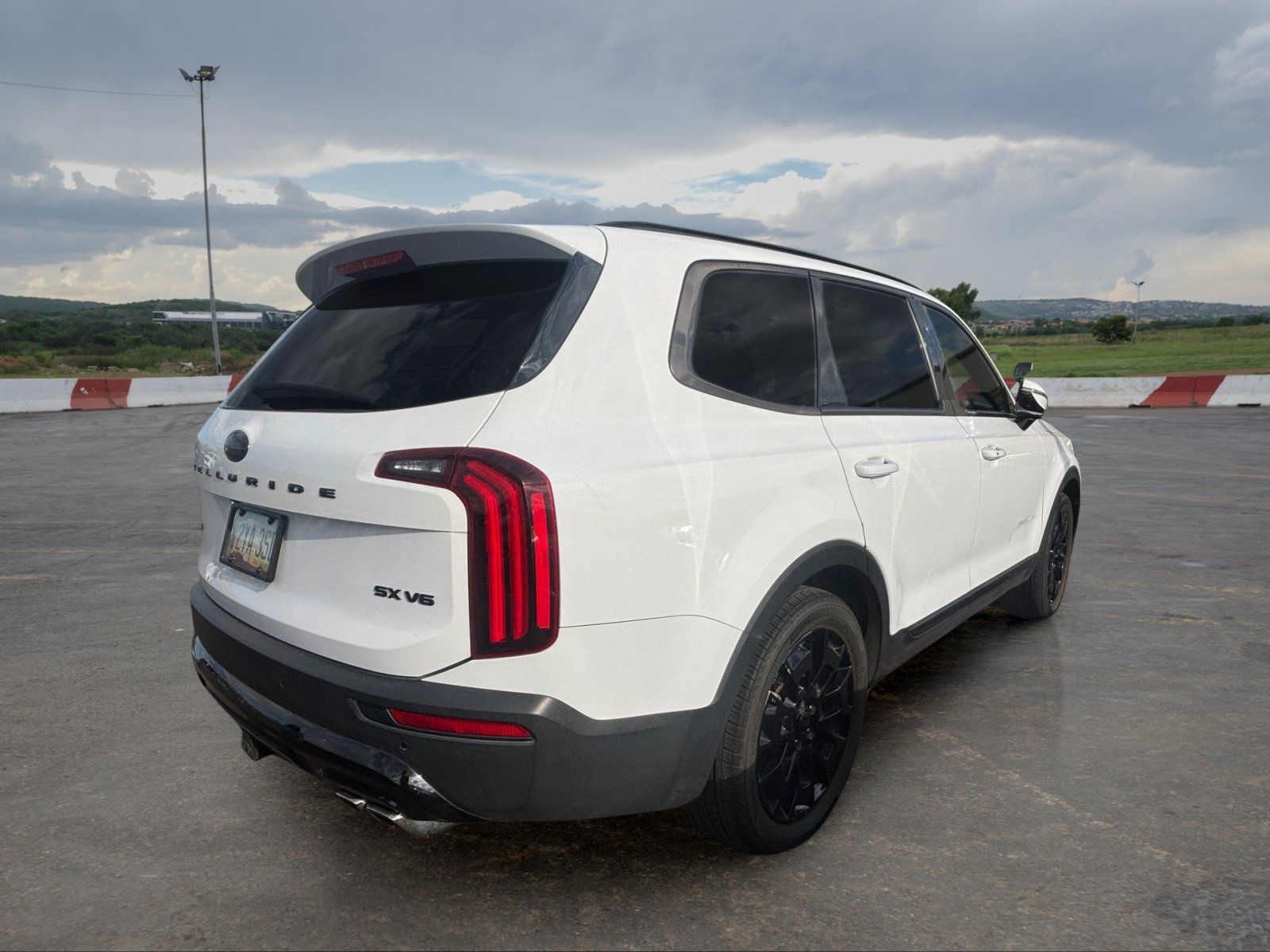Certified 2021 Kia Telluride SX w/ Nightfall Edition Package AWD/4WD image 3