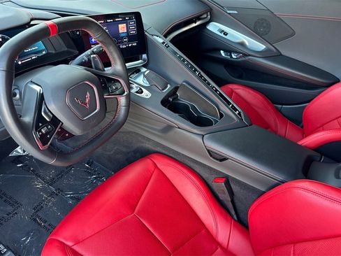 Used 2023 Chevrolet Corvette Stingray Coupe w/ Z51 Performance Package image 11