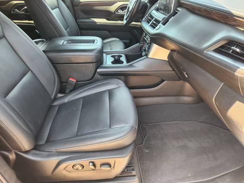 Used 2021 Chevrolet Tahoe LT w/ Luxury Package RWD image 14