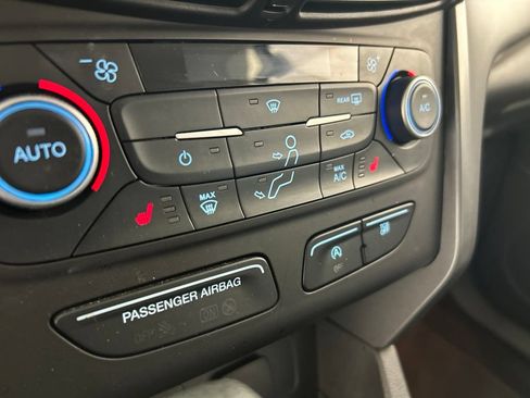 Used 2018 Ford Escape SE w/ SE Sync 3 Package AWD/4WD image 14