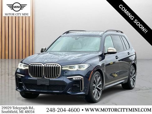 Used 2021 BMW X7 M50i w/ Executive Package image 8