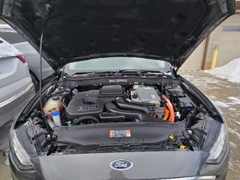 Used 2018 Ford Fusion S image 39