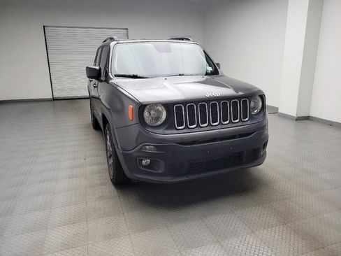 Used 2018 Jeep Renegade Latitude FWD image 14