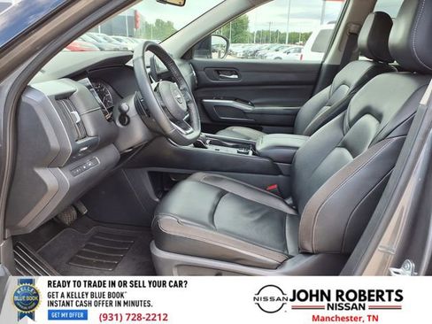 Used 2023 Nissan Pathfinder SL image 5