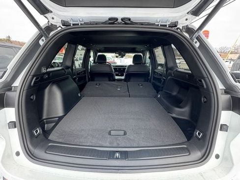 New 2026 Jeep Grand Cherokee Altitude image 33