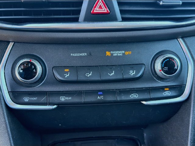 Used 2020 Hyundai Santa Fe SE FWD image 15