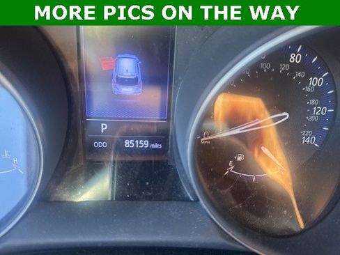 Used 2019 Toyota C-HR XLE image 2