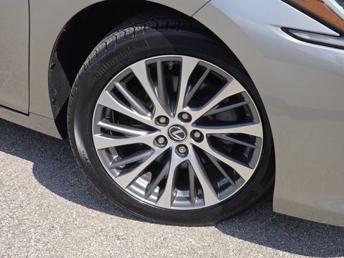 Used 2019 Lexus ES 350 w/ Premium Package FWD image 11