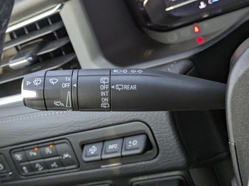 Used 2024 GMC Yukon Denali w/ Advanced Technology Package image 30