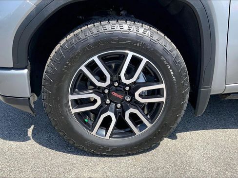 Used 2024 GMC Sierra 1500 Elevation w/ Elevation Premium Package AWD/4WD image 9