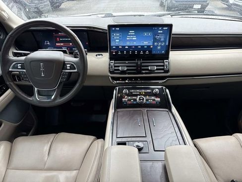 Certified 2023 Lincoln Navigator Reserve AWD/4WD image 16