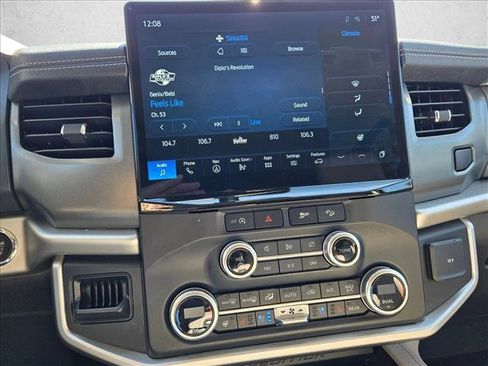 Used 2024 Ford Expedition Max XLT image 12