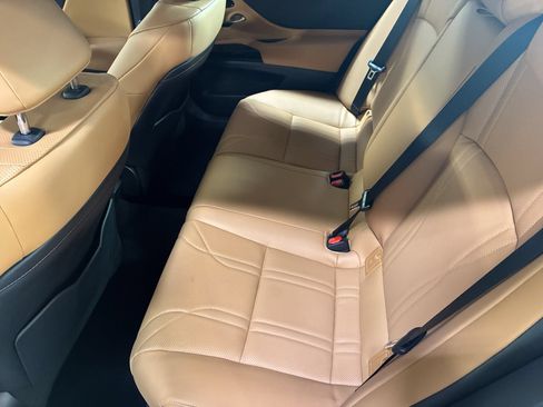 Used 2025 Lexus ES 350 Ultra Luxury w/ Accessory Package (Z1) FWD image 14
