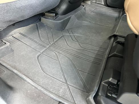 Used 2023 Chevrolet Tahoe Premier RWD image 19