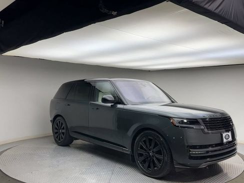 Used 2023 Land Rover Range Rover Long Wheelbase SE AWD/4WD image 2