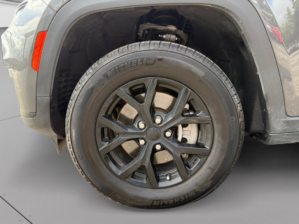 Used 2025 Jeep Grand Cherokee L Altitude AWD/4WD image 34