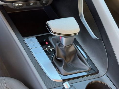 Used 2024 Hyundai Elantra SE image 31