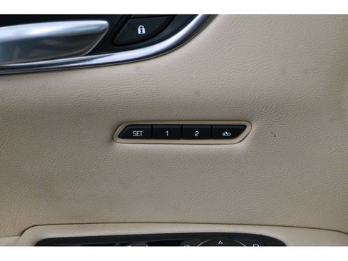Used 2018 Cadillac XT5 Luxury w/ Driver Awareness Package FWD image 29