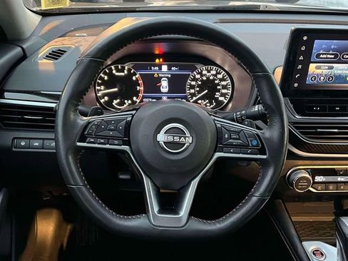 Used 2023 Nissan Altima 2.0 SR image 10