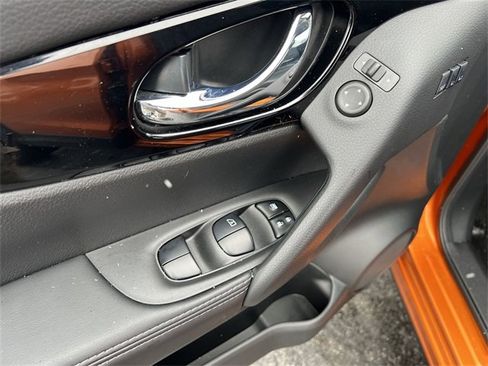 Used 2021 Nissan Rogue Sport SL w/ Premium Package image 15