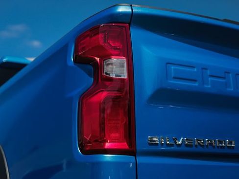 Used 2025 Chevrolet Silverado 1500 ZR2 w/ Technology Package AWD/4WD image 13