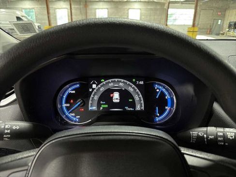 Certified 2025 Toyota RAV4 XLE AWD/4WD image 33
