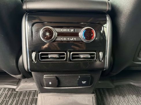 Used 2023 Lincoln Aviator AWD w/ Premium Package image 17