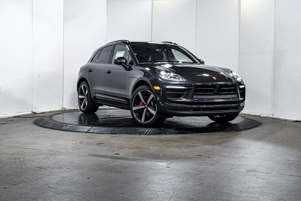 Certified 2025 Porsche Macan S AWD/4WD image 9