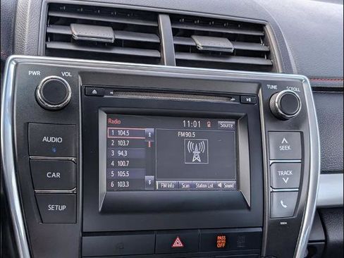 Used 2017 Toyota Camry SE FWD image 14