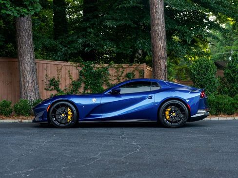 Used 2022 Ferrari 812 GTS RWD image 2