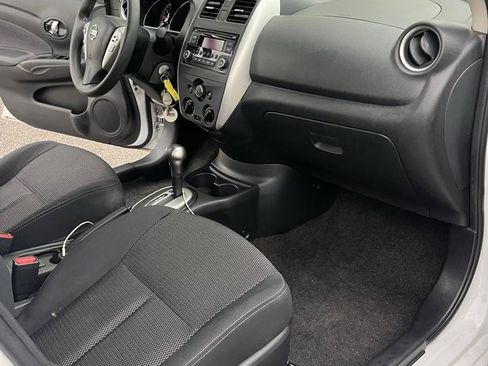 Used 2016 Nissan Versa SV FWD image 10