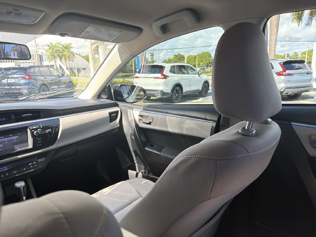 Used 2016 Toyota Corolla LE FWD image 11