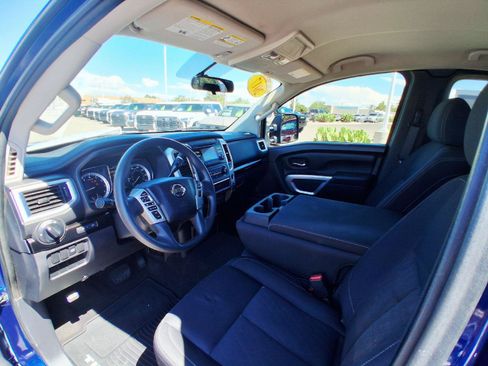 Used 2017 Nissan Titan SV AWD/4WD image 16