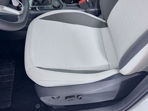 New 2026 Volkswagen Taos SE AWD/4WD image 19